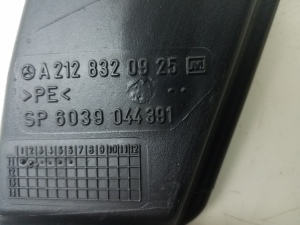 Mercedes Benz E-Class W212 (2009–2015) Cita detaļa zem motora pārsega A2128320925 - 2
