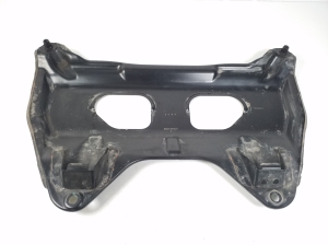 Mercedes Benz E-Class W212 (2009–2015) Esimese alusraami muu osa A2126280411 - 3
