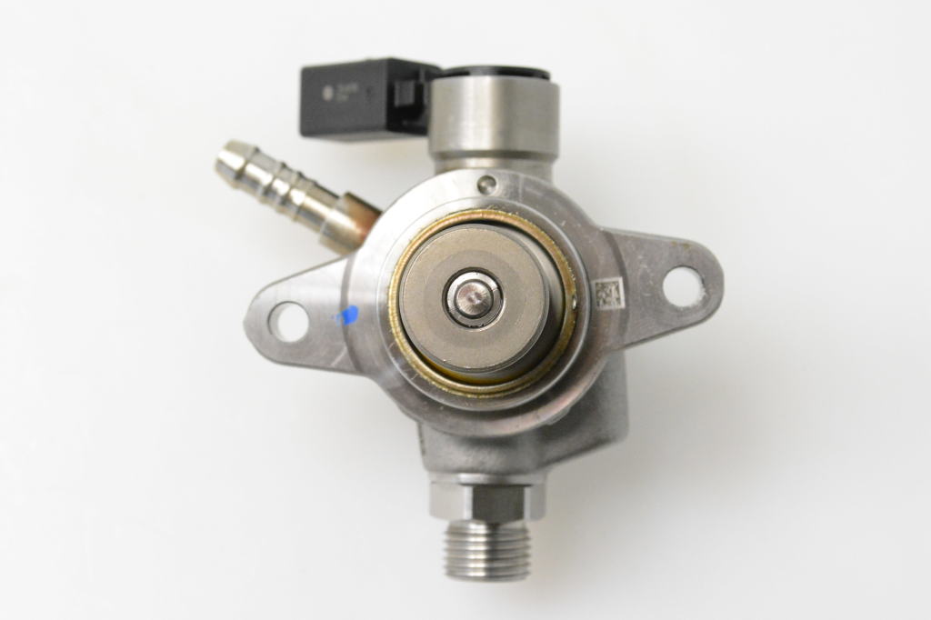 Used Volkswagen Up Fuel pump 04E127027N