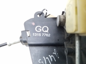 Opel Vectra C (2002–2008) Front door lock 13157762 - 2