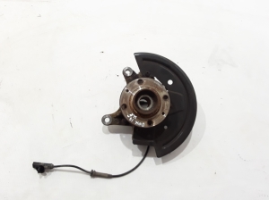 Dacia Dokker (2012–2017) Front wheel hub and its parts 400116210R - 2