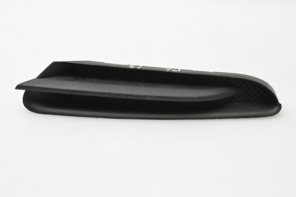 Opel Mokka (2012–2020) Front bumper lower grille 95235052 Opel Mokka (2012–2020) Front bumper lower grille 95235052