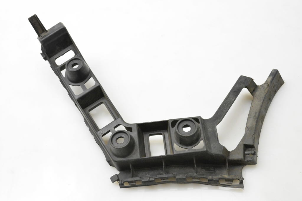 Volkswagen Golf VI (2008–2013) Rear bumper bracket 5K6807394 Volkswagen Golf VI (2008–2013) Rear bumper bracket 5K6807394