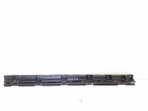 Exterior sill trim bracket - 7184777