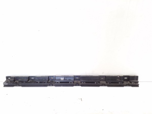 Exterior sill trim bracket - 7184778