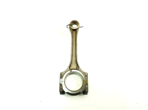  Connecting rod 