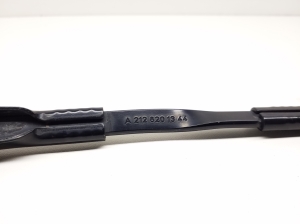 Mercedes Benz E-Class W212 (2009–2015) Esiklaasi puhasti hoob A2128201344 - 2