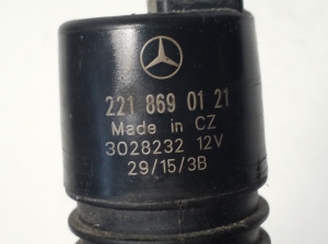 Mercedes Benz E-Class W207 (2009–2017) Front windshield washer pump A2218690121 - 3