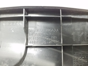 NISSAN Juke F15 (2010–2018) Inner sill trim 769B71KA2A - 2