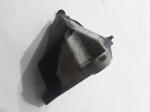 Opel Vivaro B (2014–2019) Eesmise veovõlli vahelaager 397743031R - 3