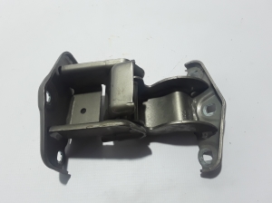  Rear tailgate hinge 