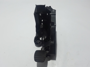   Brake pedal  - 465016415R 