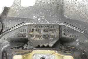 Ford Kuga (2008–2012) Mootori kinnitus V617M121 - 3