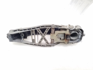 Volkswagen Touran I (2003–2010) Rear side door exterior handle and its parts - 3