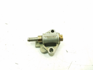   Engine chain tensioner 