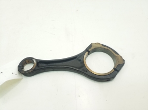  Connecting rod 