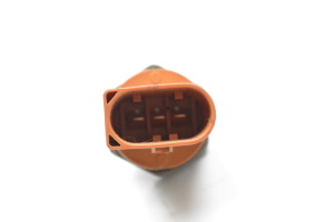 Volkswagen Golf V (2003–2009) Fuel rail pressure sensor 06J906051D - 2