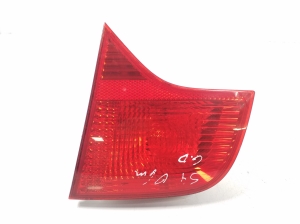 Tail light on trunk lid - 8E5945094A