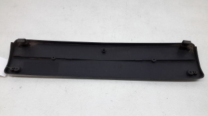 Mercedes Benz E-Class W211 (2002–2009) Esikaitseraua numbrimärgi hoidik A2118850181 - 3