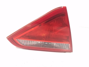 Tail light on trunk lid - 8T0945093