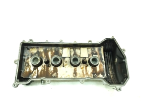  Valve cover 