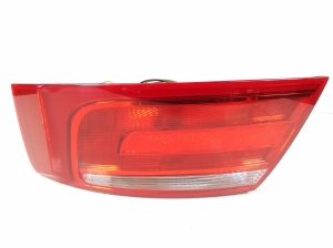 Rear corner light - 8T0945096