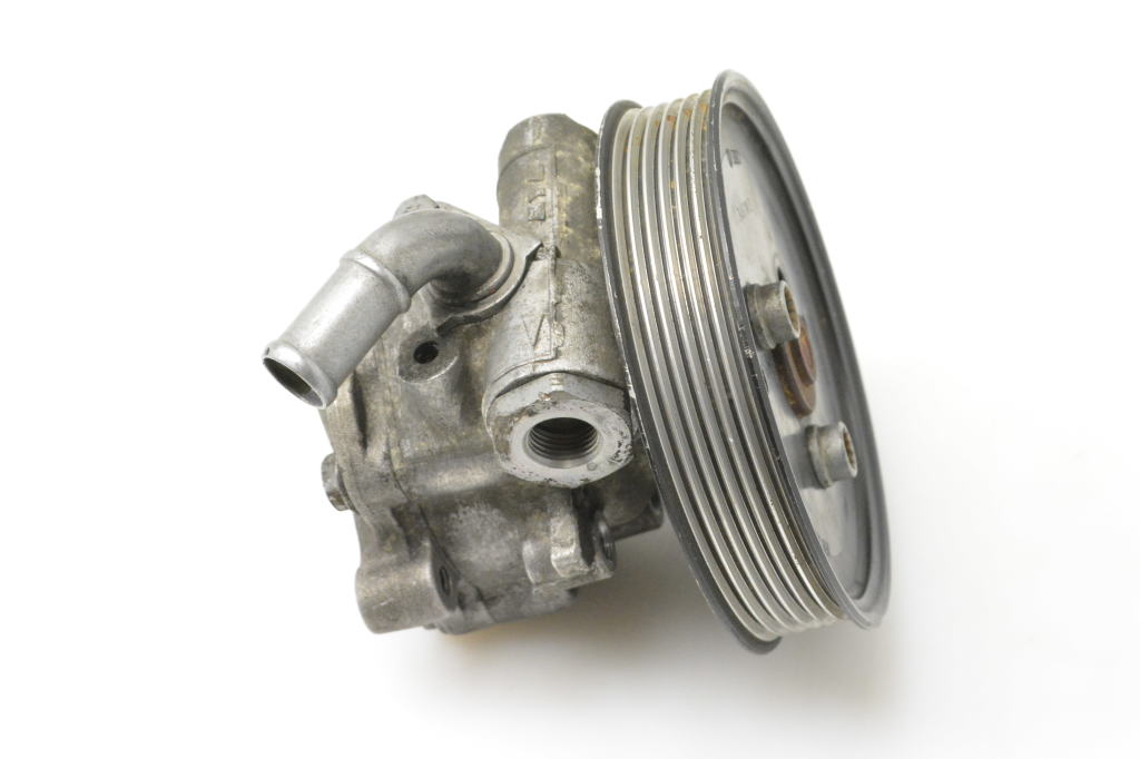 Used AUDI Q7 Power steering pump 7L8422154D