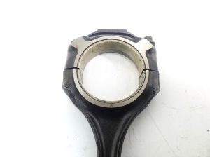  Connecting rod 