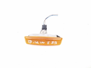 Front fender turn signal - 8360589