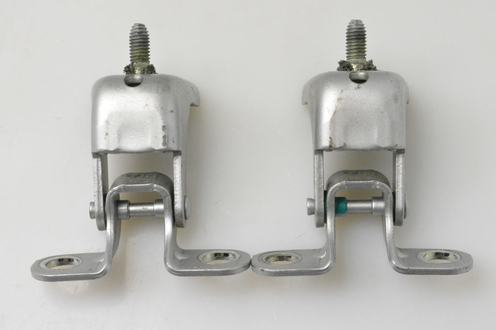 Mercedes Benz E-Class W212 (2009–2015) Trunk lid hinge 573420 Mercedes Benz E-Class W212 (2009–2015) Trunk lid hinge 573420