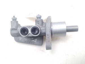 VOLVO S40 II (2004–2013) Brake master cylinder - 2