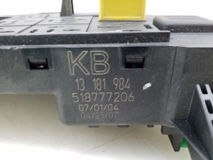 Opel Vectra C (2002–2008) Kaitsmekarp salongis 13181984 - 2