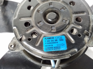 Mitsubishi Outlander (2006–2012) Dzesēšanas ventilators un tā daļas F00S3A2386 - 2