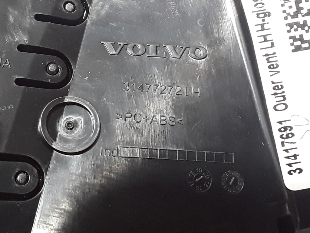 VOLVO XC60 2 generation (2017-2024) Решетка воздухозаборника салона 31477272 22401765