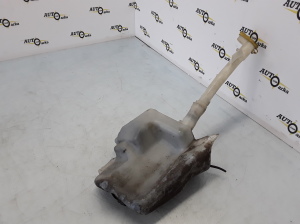 Front washer fluid reservoir - 8200050361 