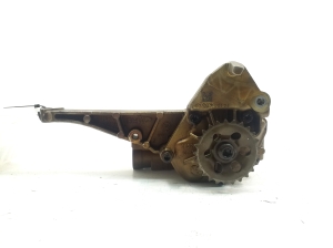  Oil pump 