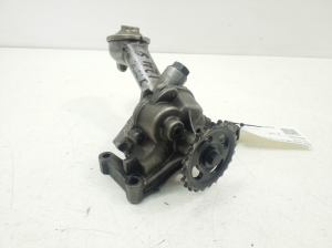 Mercedes Benz E-Class W124 (1985–1995) Ölpumpe A6021810001