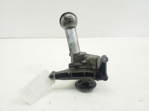 Mercedes Benz E-Class W124 (1985–1995) Ölpumpe A6021810001 - 3