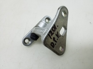 Mercedes Benz CLS-Class 219 (2004–2010) Esiukse ülemine hing A2197200437 - 2