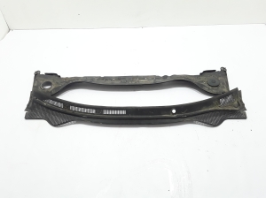   Wiper cowl trim panel  - 668620001R 