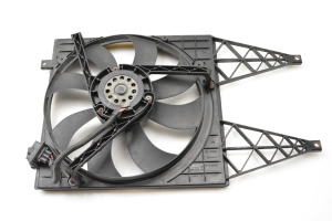 Volkswagen Polo IV (2001–2009) Jahutusventilaator 6Q0121207L - 4