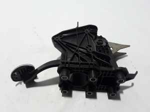 RENAULT Laguna III (2007–2015) Piduripedaal 465010063R - 2