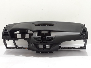 Dashboard and its parts - 681002890R