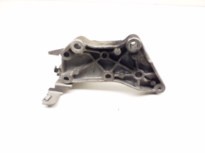 Mercedes Benz E-Class W212 (2009–2015) Muu kinnitus A6510940039 - 2