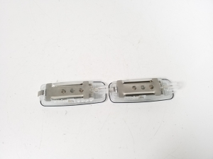 AUDI S4 (2008–2015) Lambipirn 4D0947105A - 2