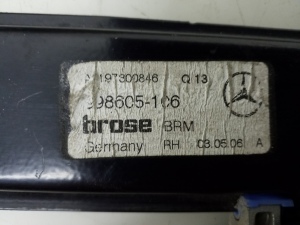 Mercedes Benz CLS-Class 219 (2004–2010) Aizmugurējo durvju logu pacēlājs A2197300846 - 2