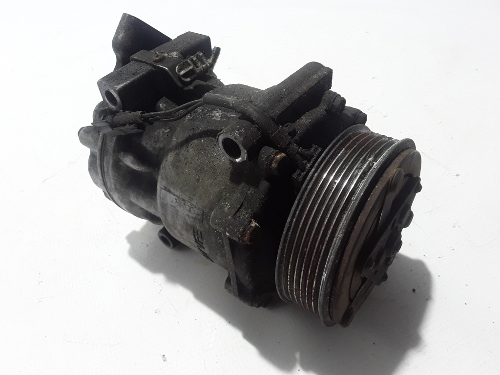 VOLVO V70 3 generation (2007-2020) Помпа кондиціонера 31369699 22402300