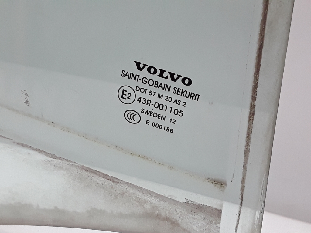 VOLVO V70 3 generation (2007-2020) Dešinys šoninių durų stiklas 31217998 22402295