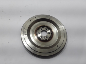  Clutch flywheel 