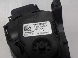 VOLVO V70 III (2007–2017) Accelerator pedal 31329058 - 2